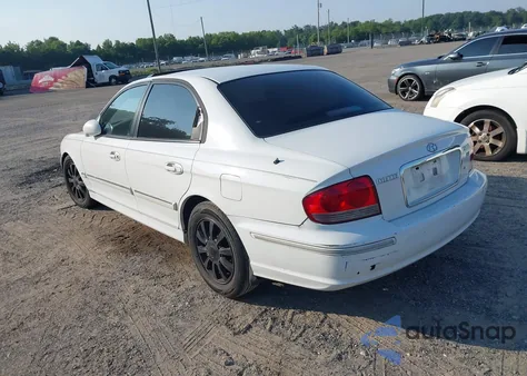 2002 Hyundai Sonata Gls/Lx from USA, damaged, VIN KMHWF35H62A699782